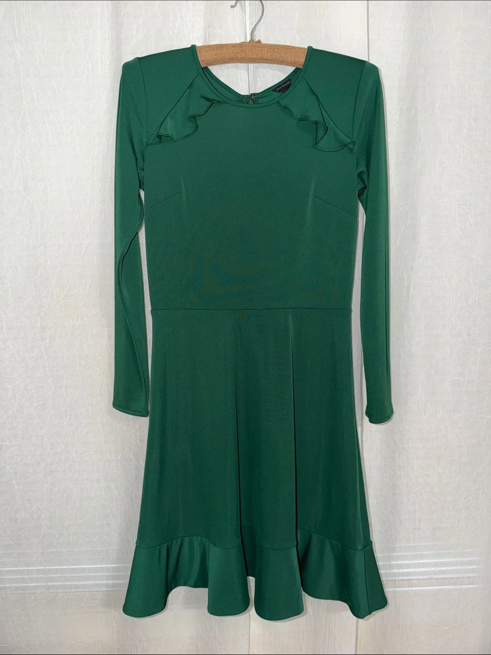 Ann Taylor 0 Green Ruffle Shoulder Hem Long Sleeve Back Zip Jersey Dress